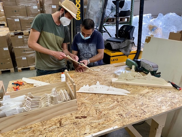 Produktion der Lichterbögen Konfektionierter Karton zum Versand